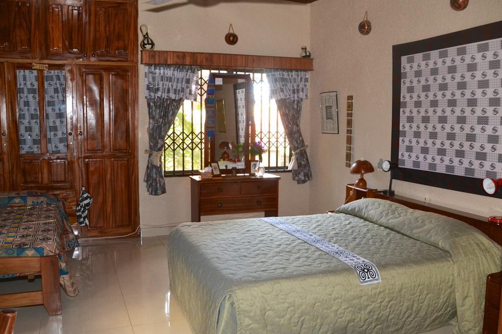 Four Villages Inn Kumasi Room photo